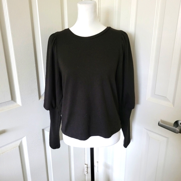 HYFVE | Cute Black Puff Sleeve Sweater (SIZE M) - Picture 2 of 10